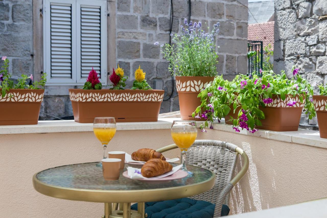 Diva 1,Stylish Old Town Studio Apartment Near Beach Split Exterior photo